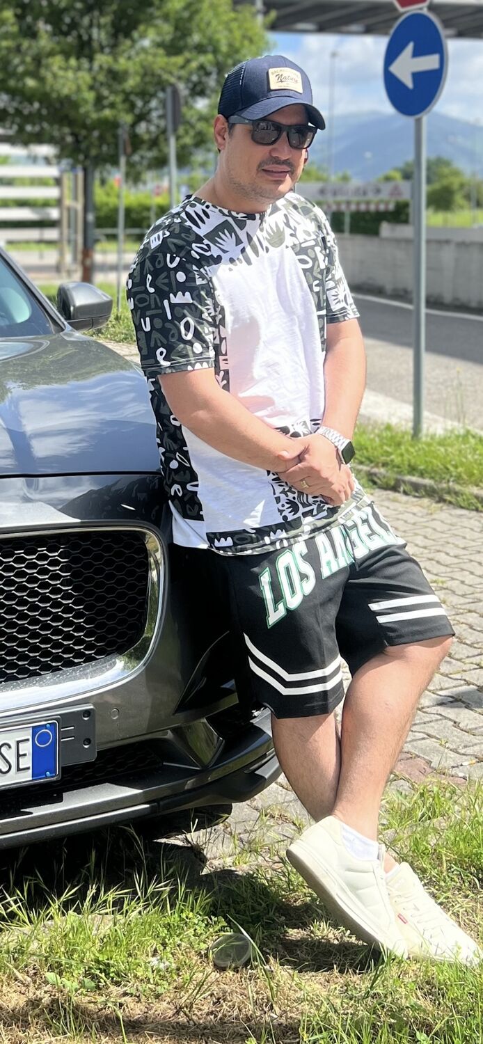  53834893  , 38 ,    Florence