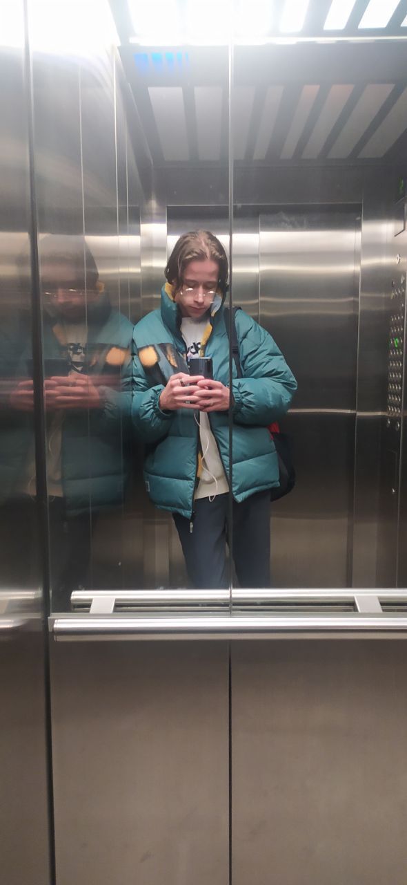  31073503  , 21 ,    