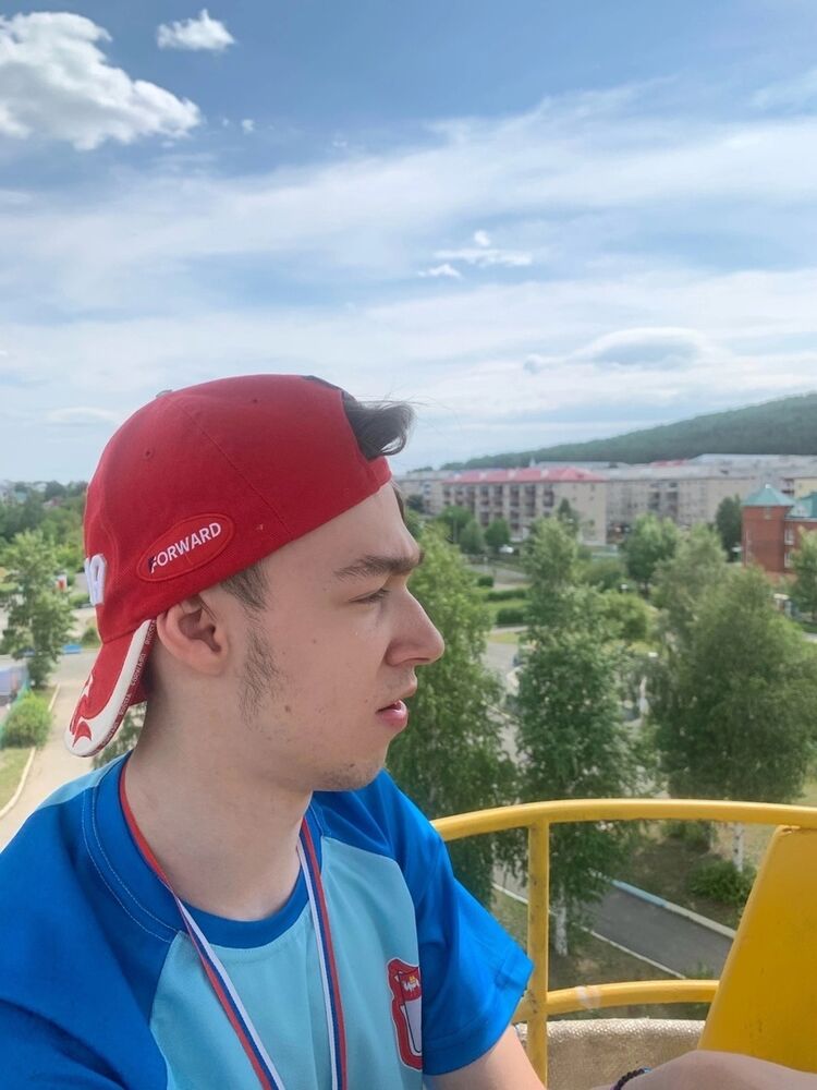  49373363  Artyom, 22 ,    