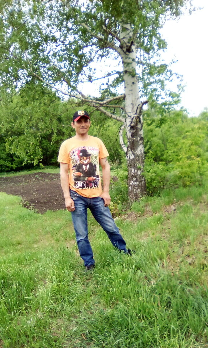  9806503  Denis, 41 ,    