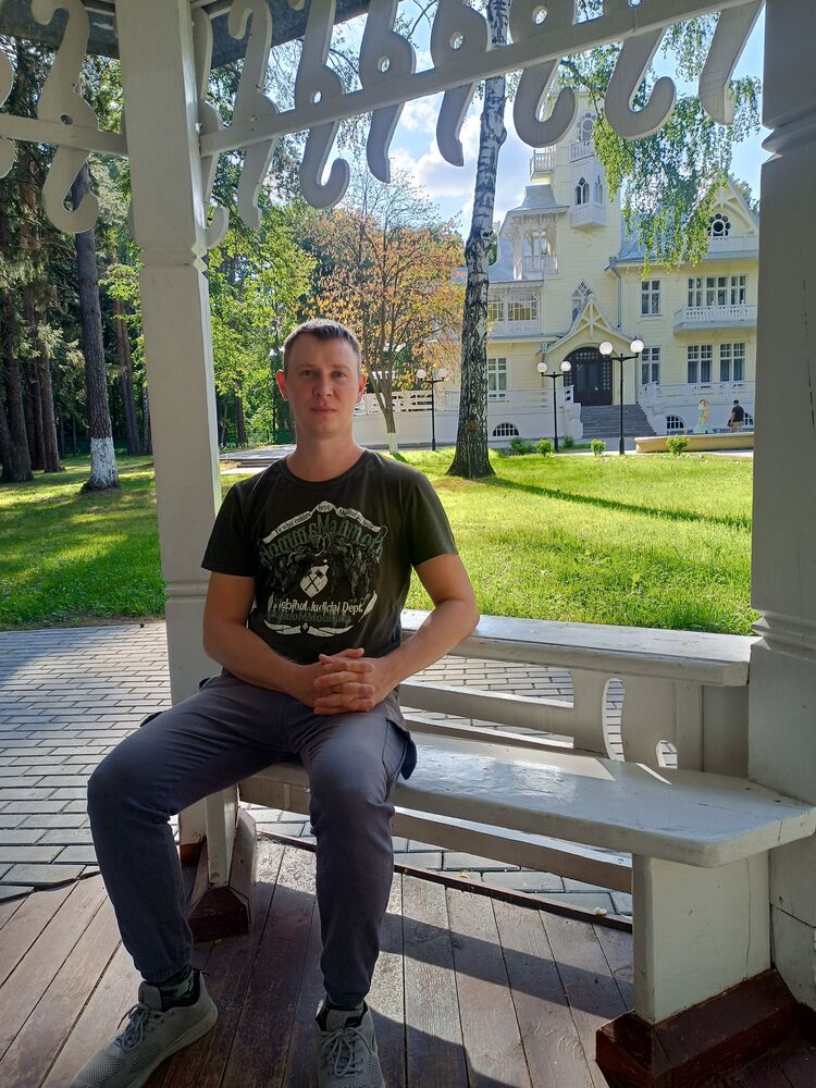  ,   Alexander, 32 ,   ,   , c 