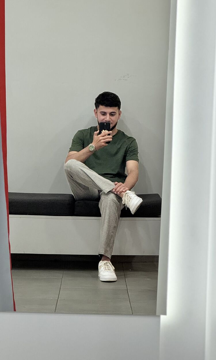  52841163  , 19 ,    