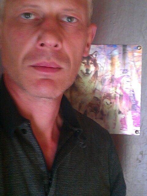  11790803  Ilya, 49 ,     