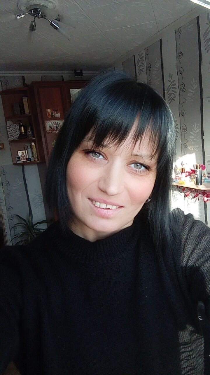  41627593  Anna, 40 ,    