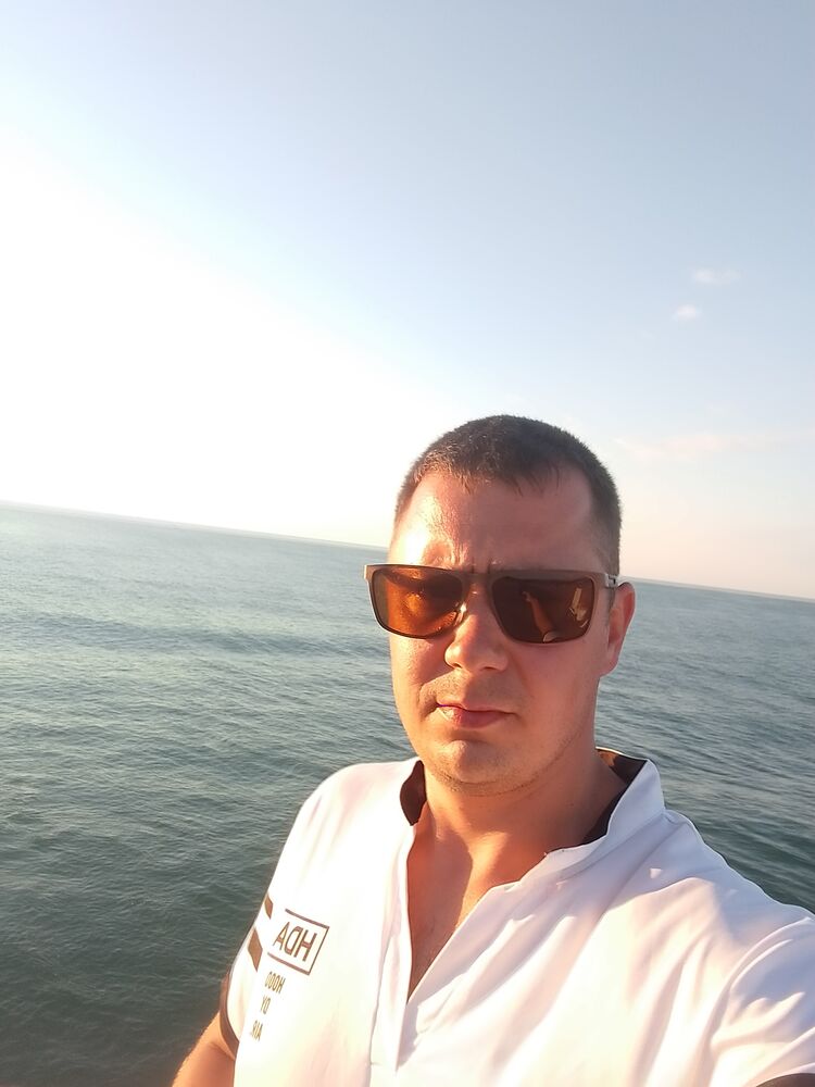  43262203  Sergei, 35 ,    