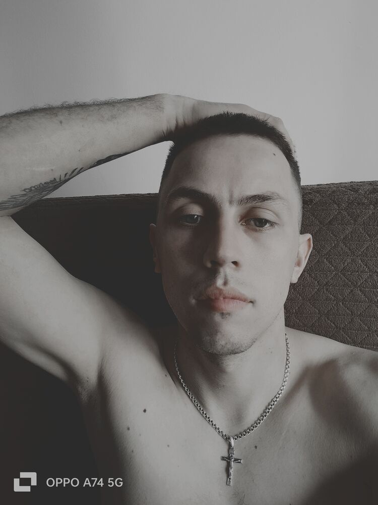  44002863  Andrii, 28 ,    