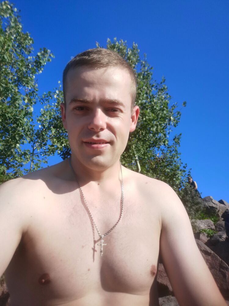  46163383  , 28 ,    