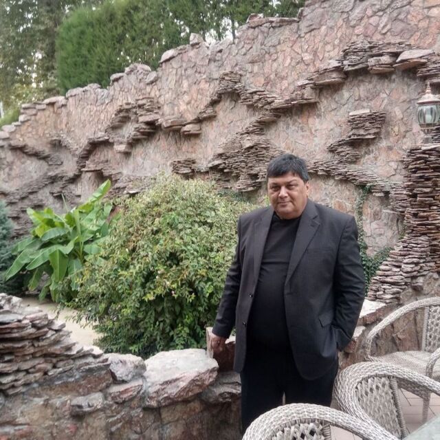  43279503  Bahrom, 63 ,    