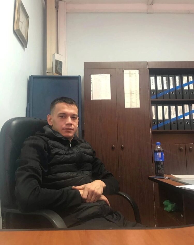  46852903  Arman, 28 ,    