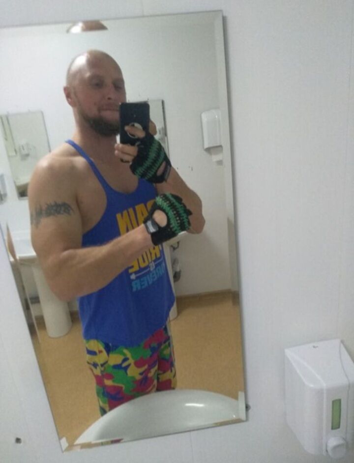  53916503  Alexander, 41 ,    