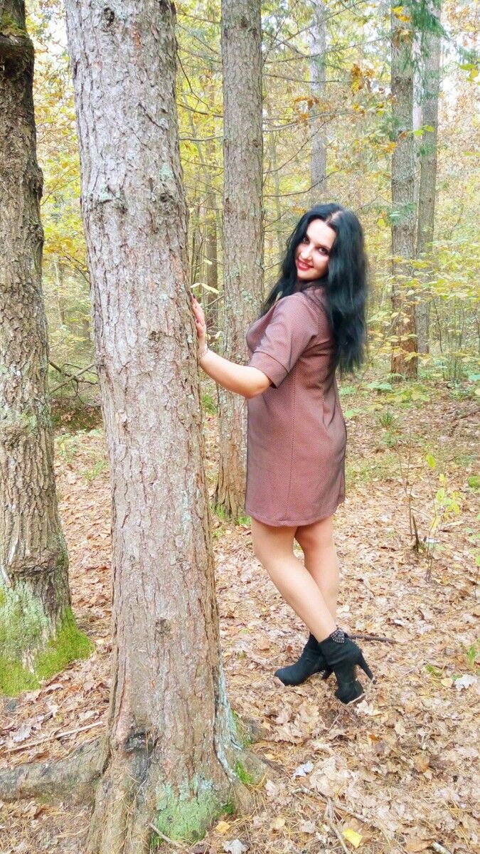  ,   Elena, 32 ,  
