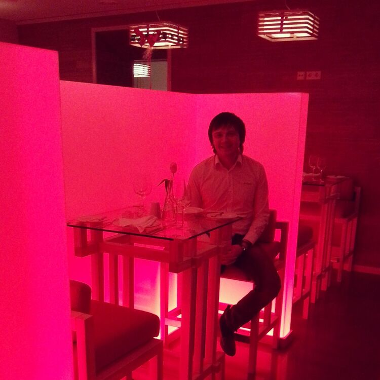  ,   Anton, 40 ,   