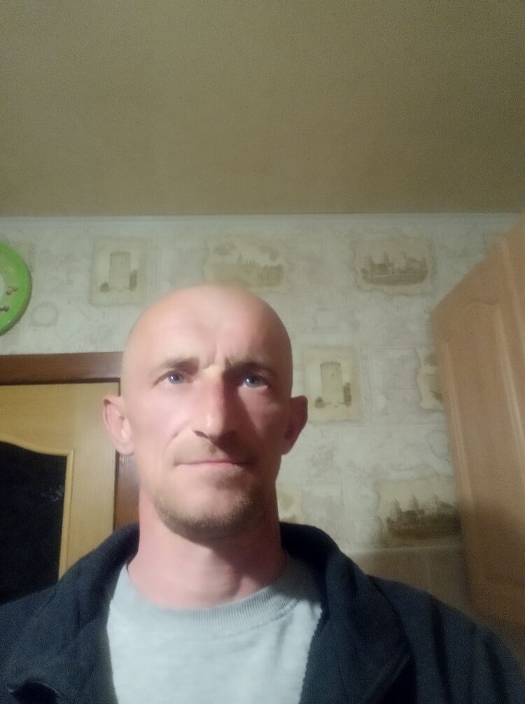  26802233  Oleg, 45 ,    