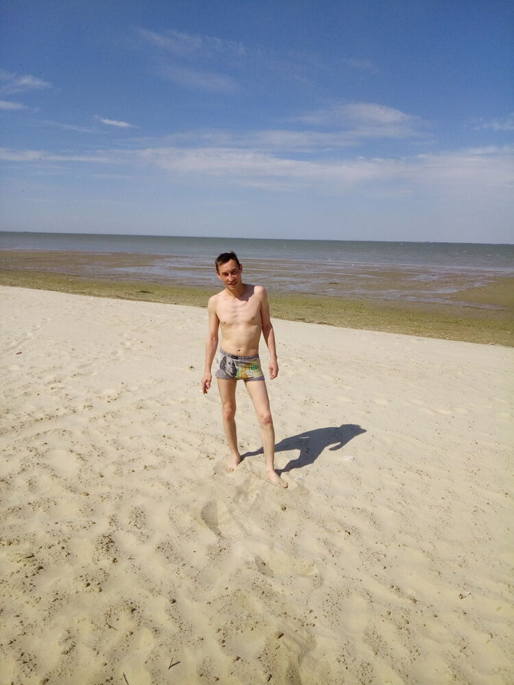  ,   Uyri, 43 ,   ,   , c 