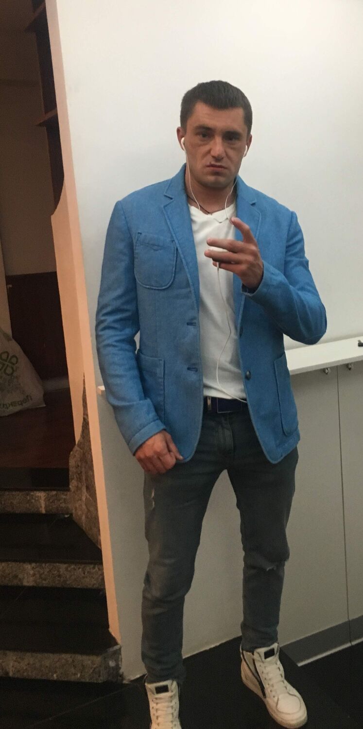  53605823  Viktor, 39 ,    