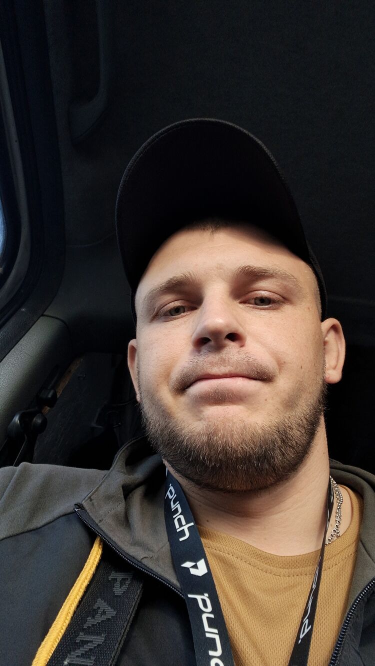  49000243  Vlad, 29 ,    
