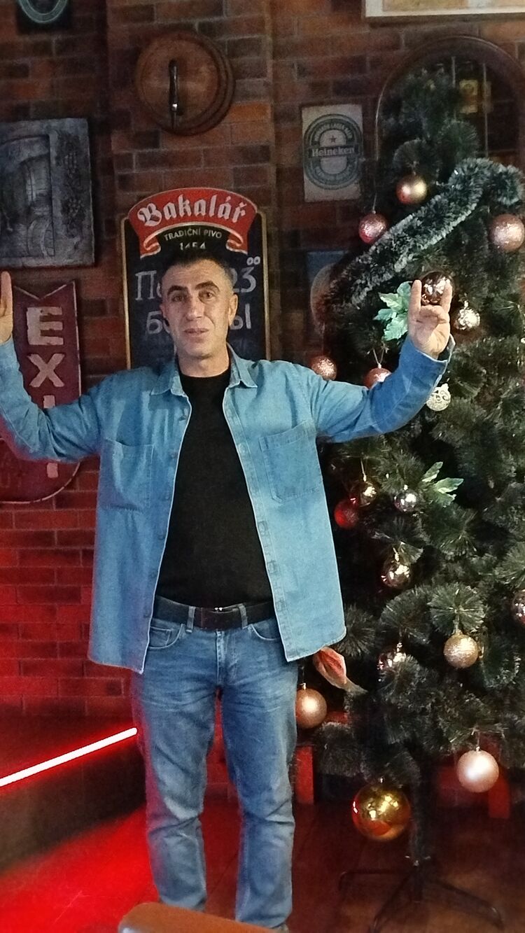  ,   Sedat, 42 ,   ,   
