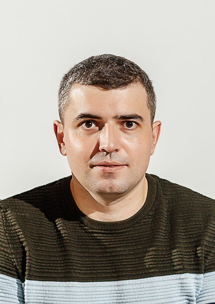  52801443  Vlad, 34 ,    