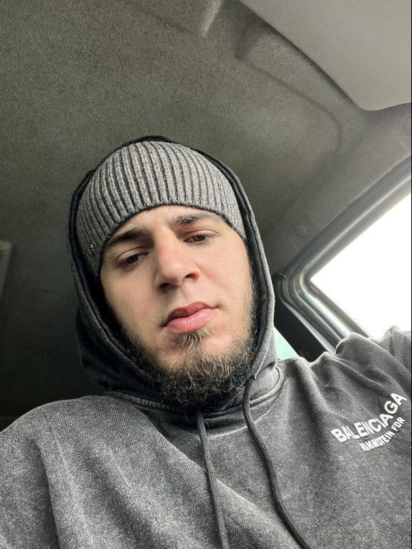  47694833  Abu, 100 ,    