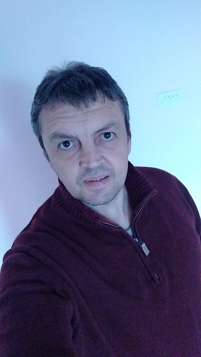  21940823  Aleks, 51 ,    
