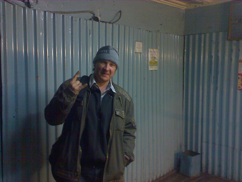  ,   Konstantin, 44 ,  