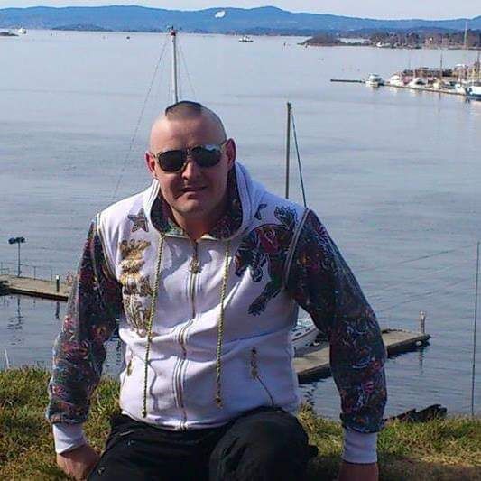  26304303  Denis, 41 ,    