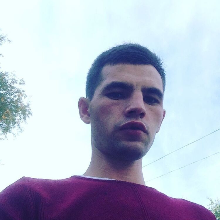  ,   Denis, 32 ,   ,   , c , 