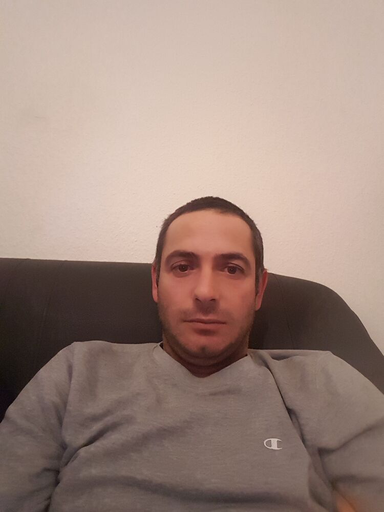  24469943  Gio, 37 ,    Gobelins