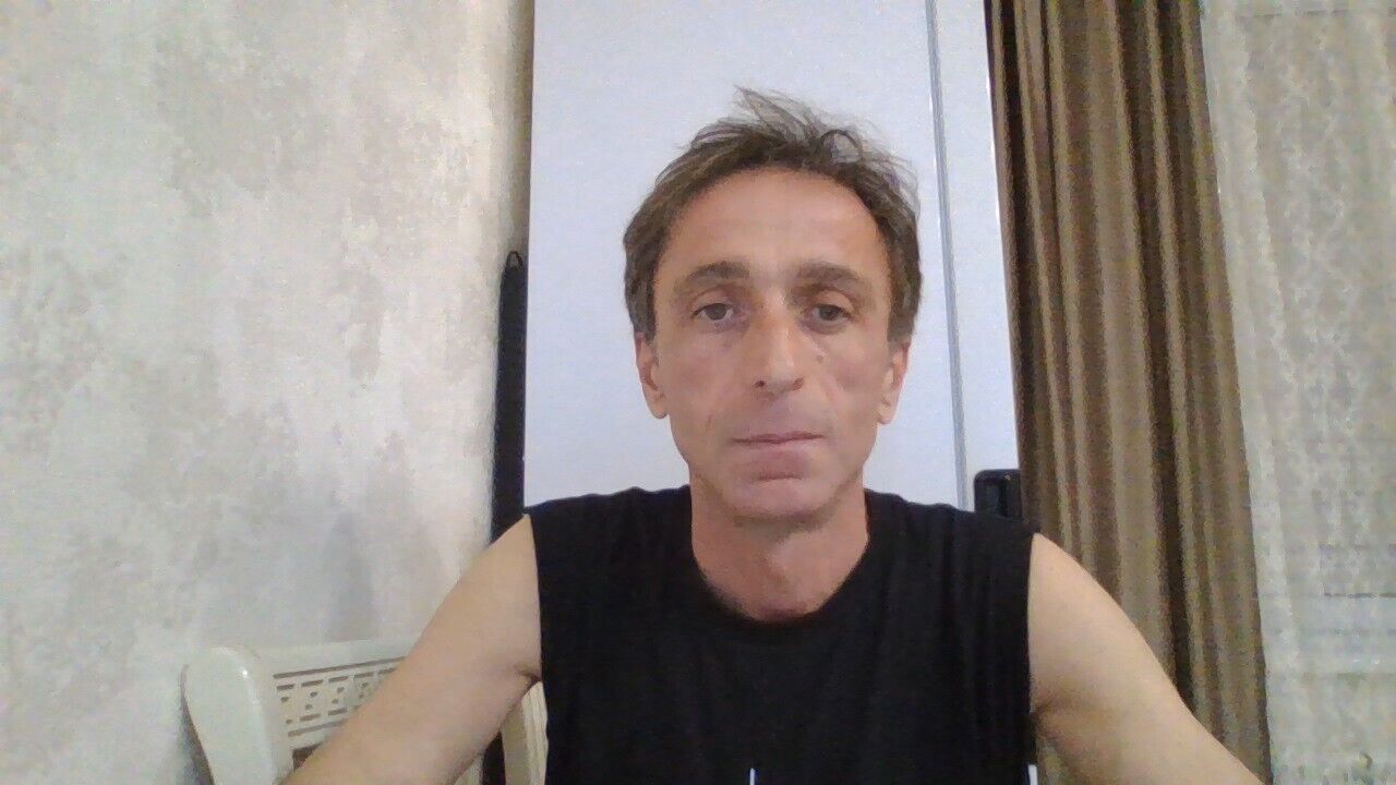  39673093  , 52 ,    