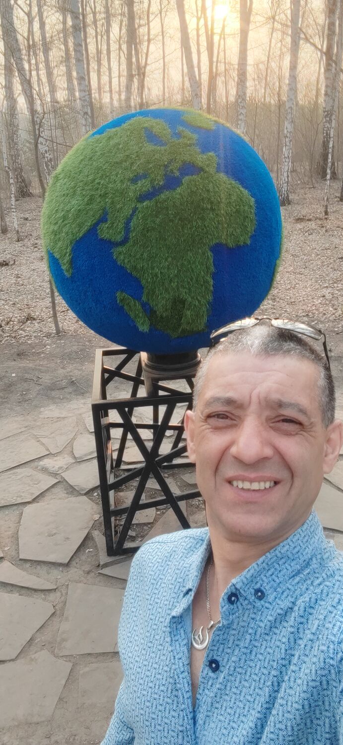  48135883  , 51 ,    