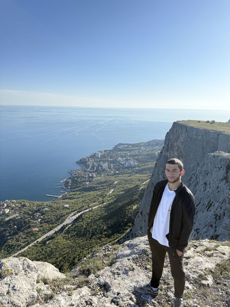  52125833  Alim, 25 ,    