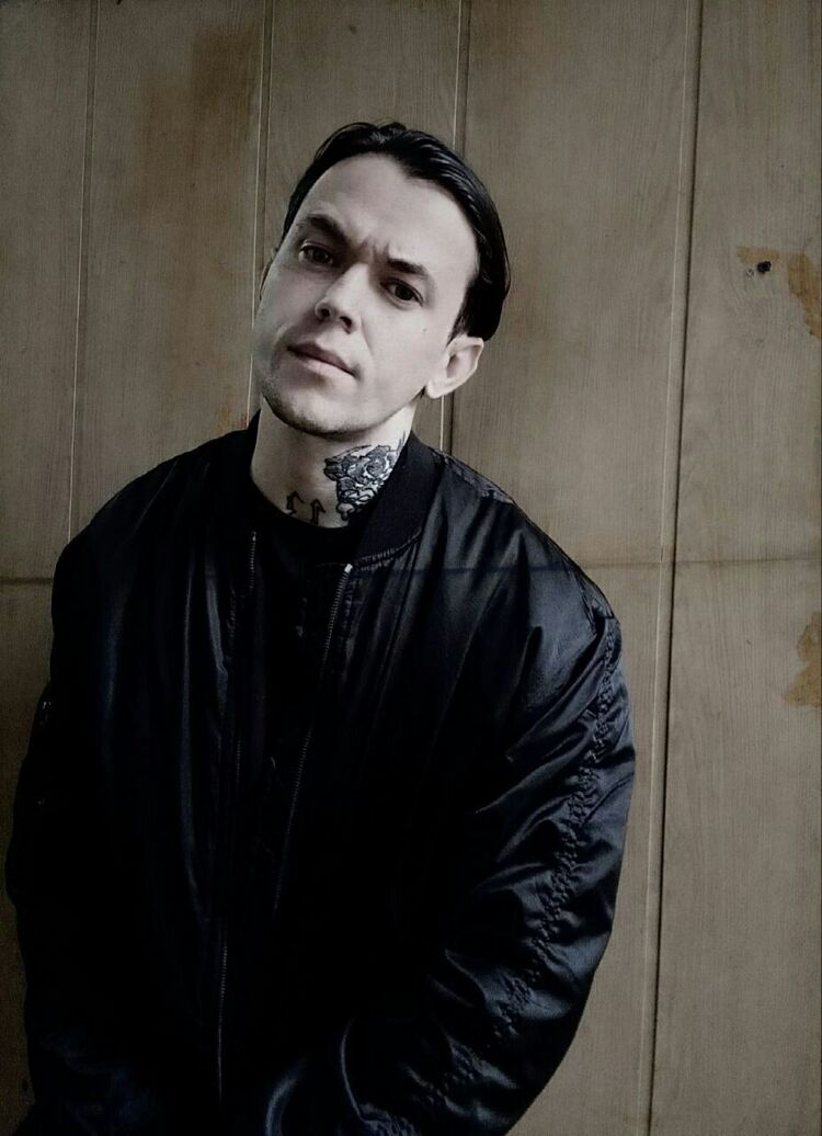  29766853  Loki, 33 ,    