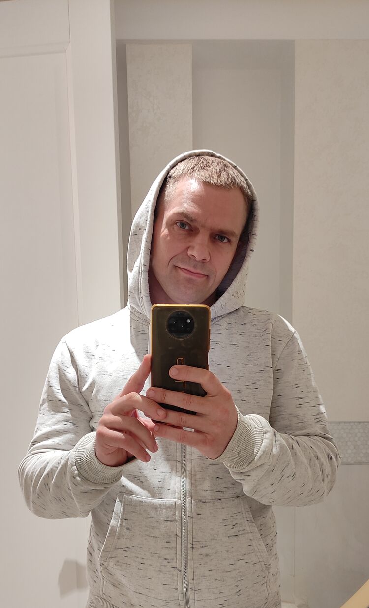  -,   Maxim, 38 ,   ,   , c 