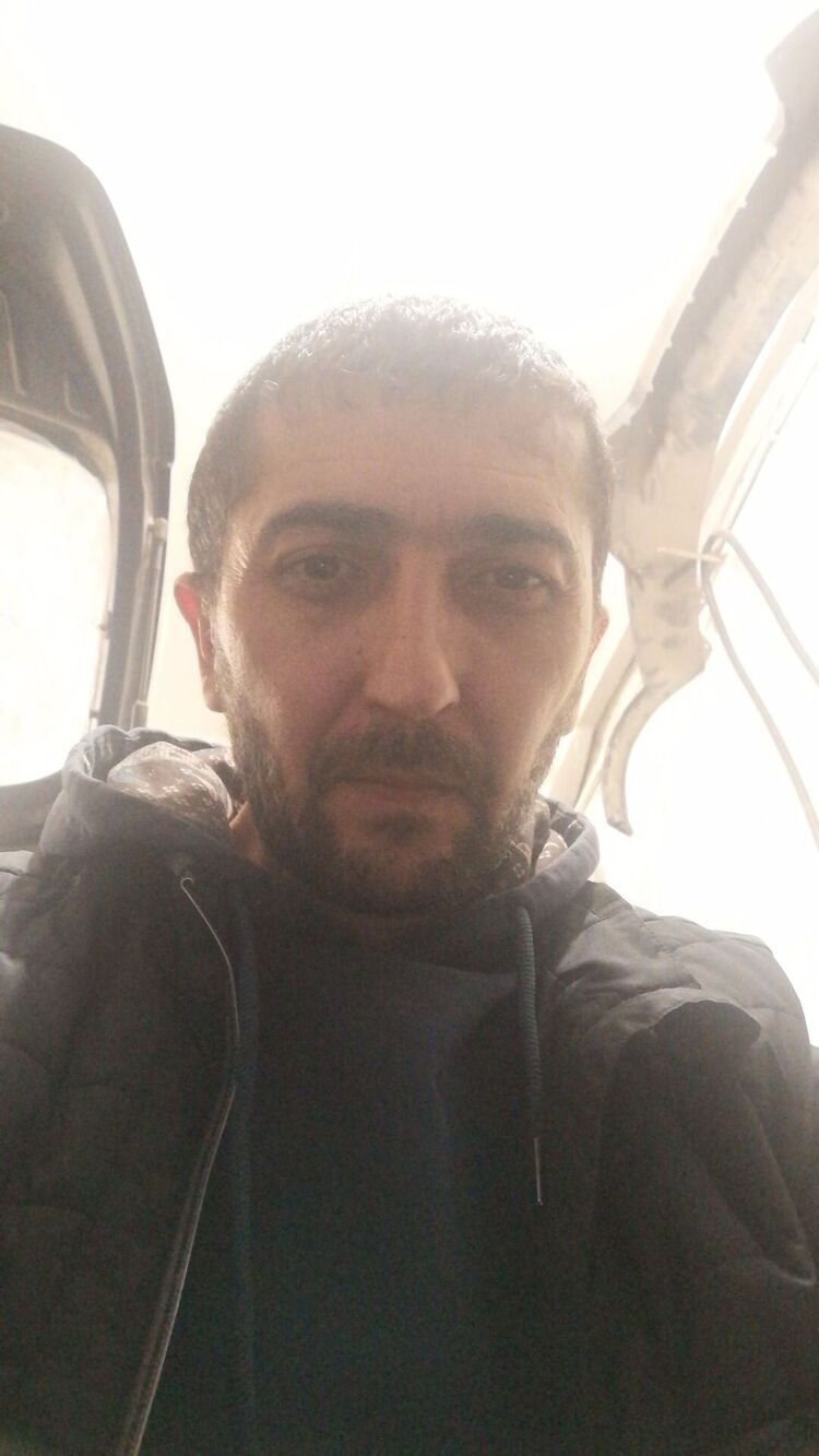  ,   Artur, 43 ,   ,   