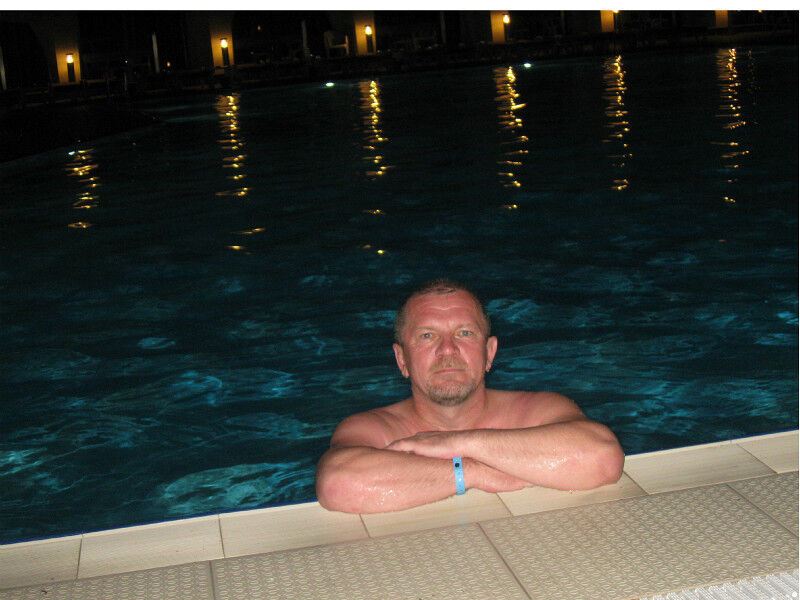  10658213  Sergej, 63 ,    