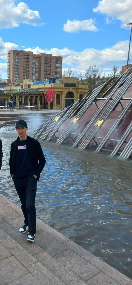  28475663  Islom, 32 ,    