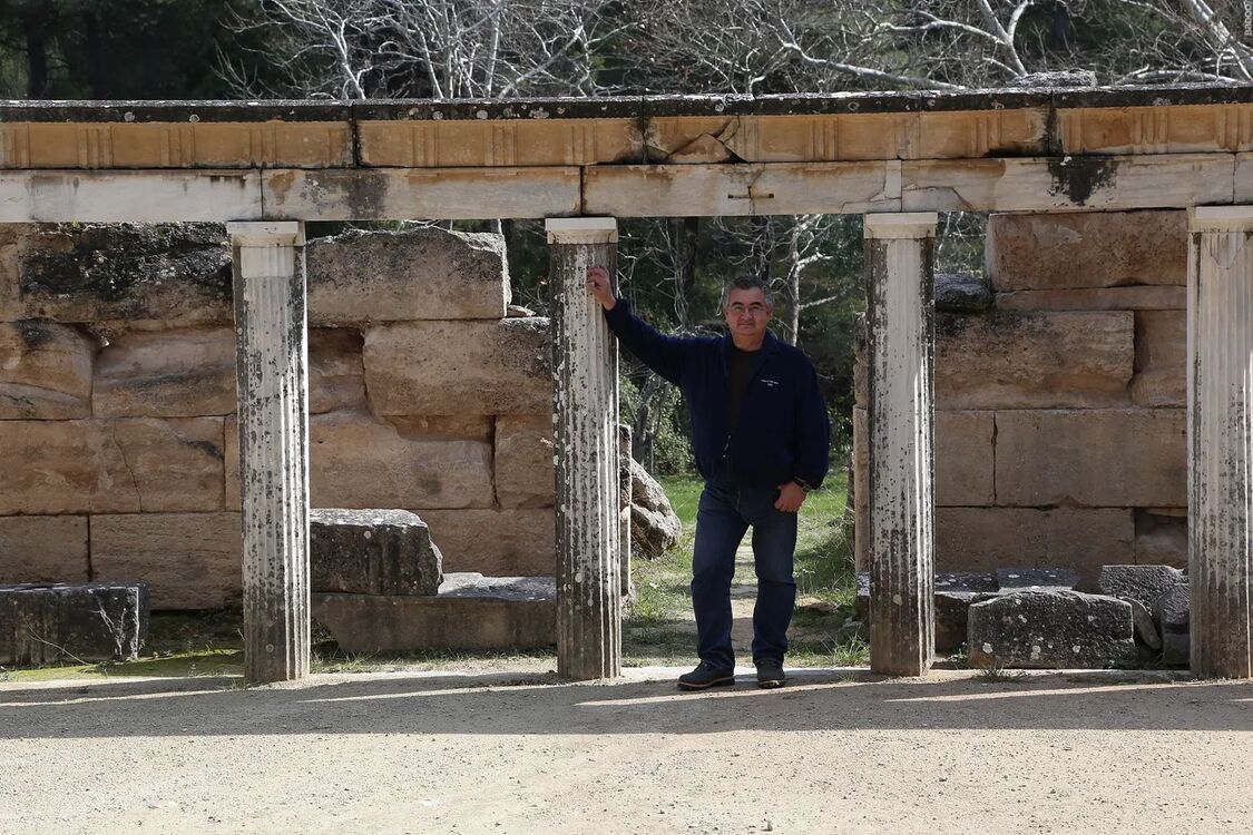  53673303  Pantelis, 61 ,    
