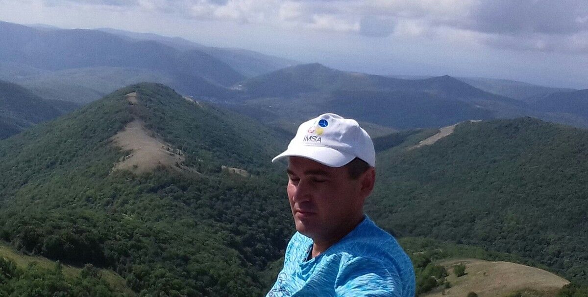  10898903  Anatol, 43 ,    