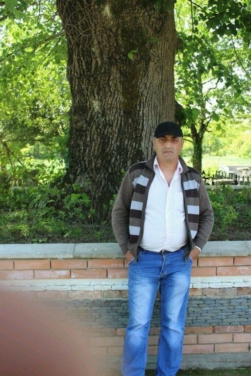  9938403  Dato, 77 ,    
