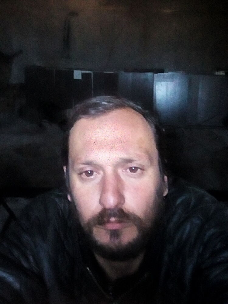  ,   Eduard, 44 ,  