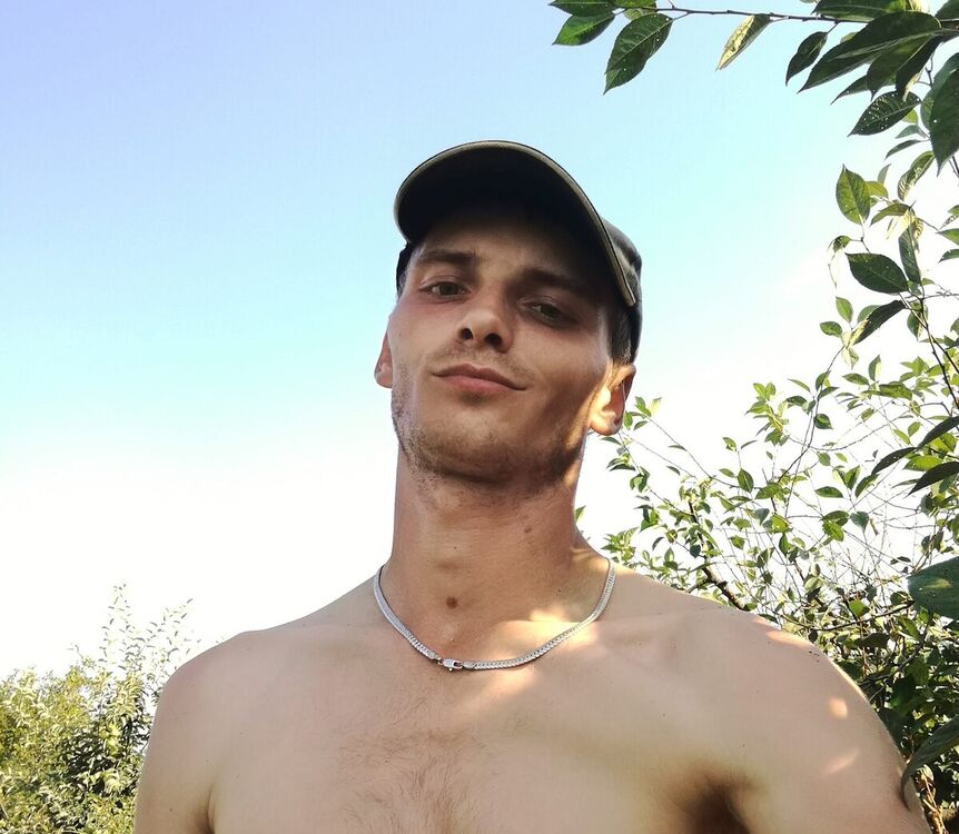  22172553  Ruslan, 32 ,    