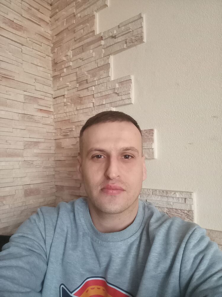  49857123  , 39 ,    