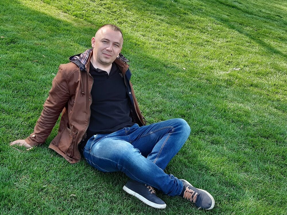  ,   Cristian, 37 ,   ,   , c 