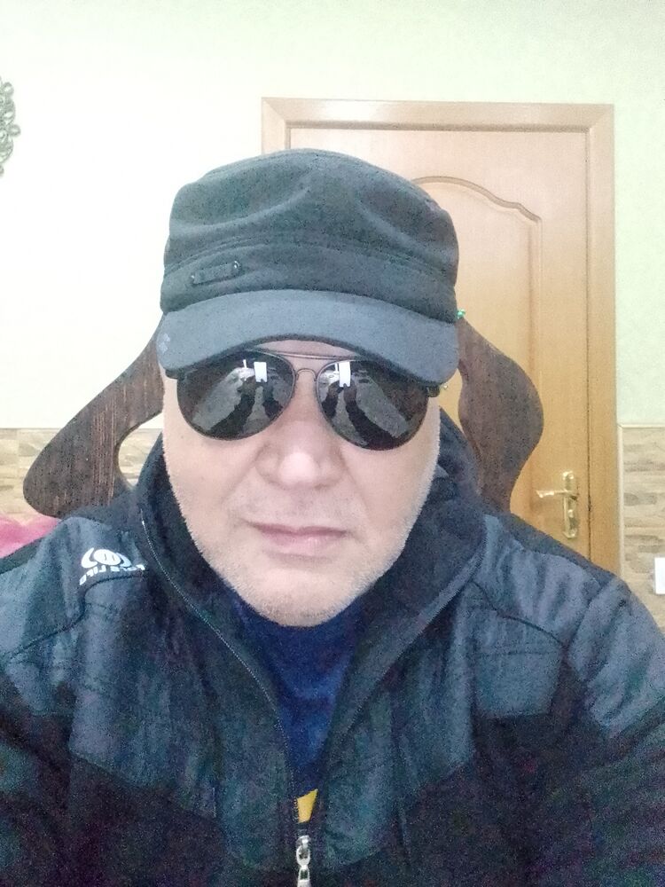  54814713  Maksim, 51 ,    