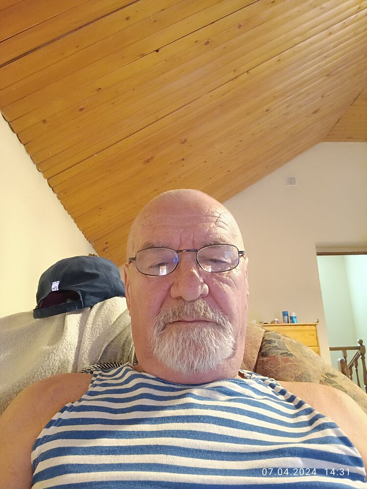  49969523  Stefan, 65 ,    