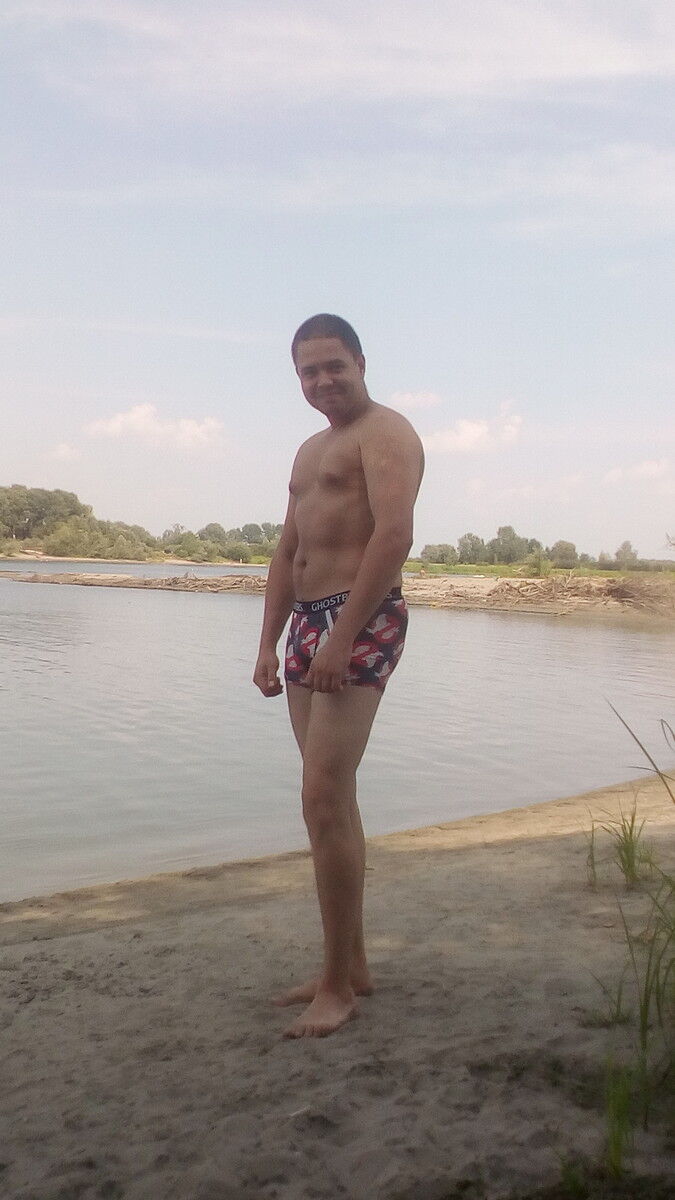  ,   Anton, 36 ,  