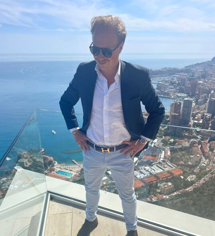  53407643  Adam, 37 ,    Monaco