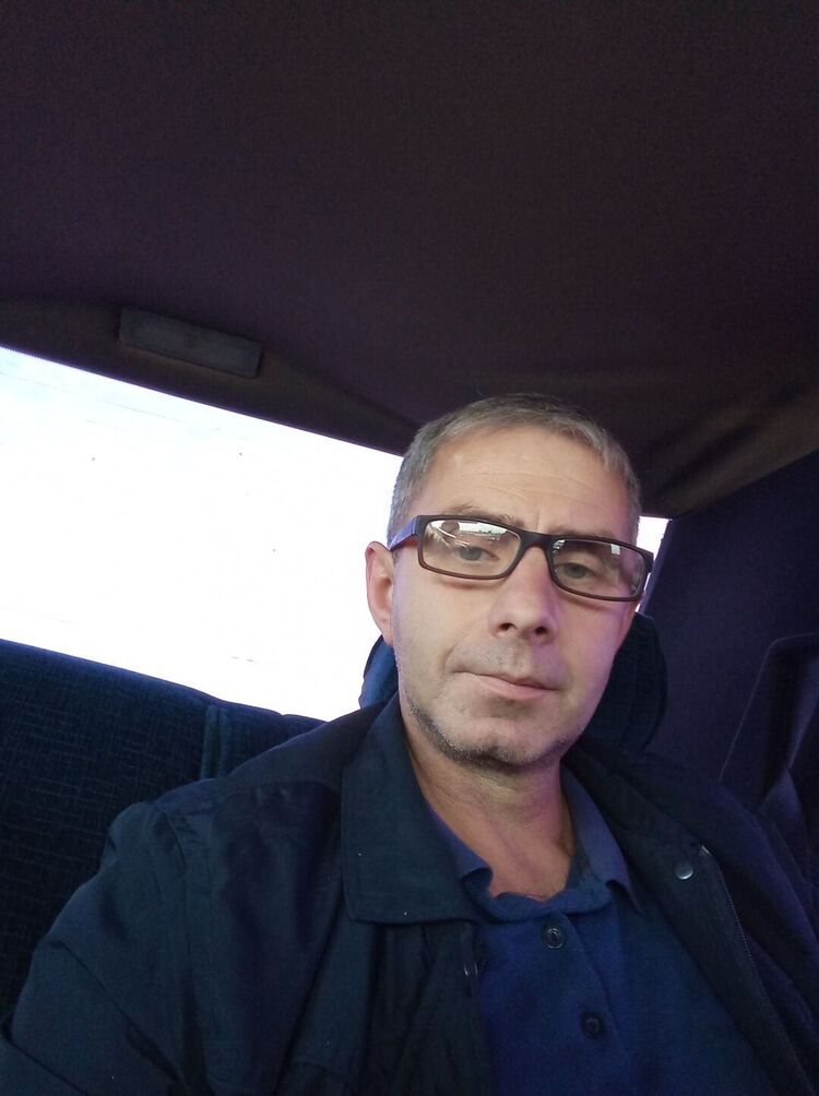  38061033  Evgenyi, 52 ,    