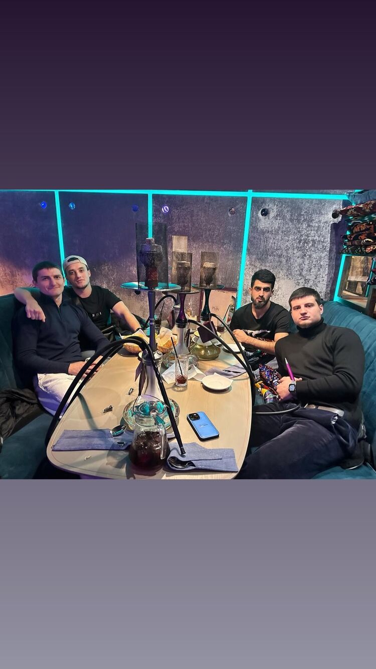  52466163  Zakh, 25 ,    