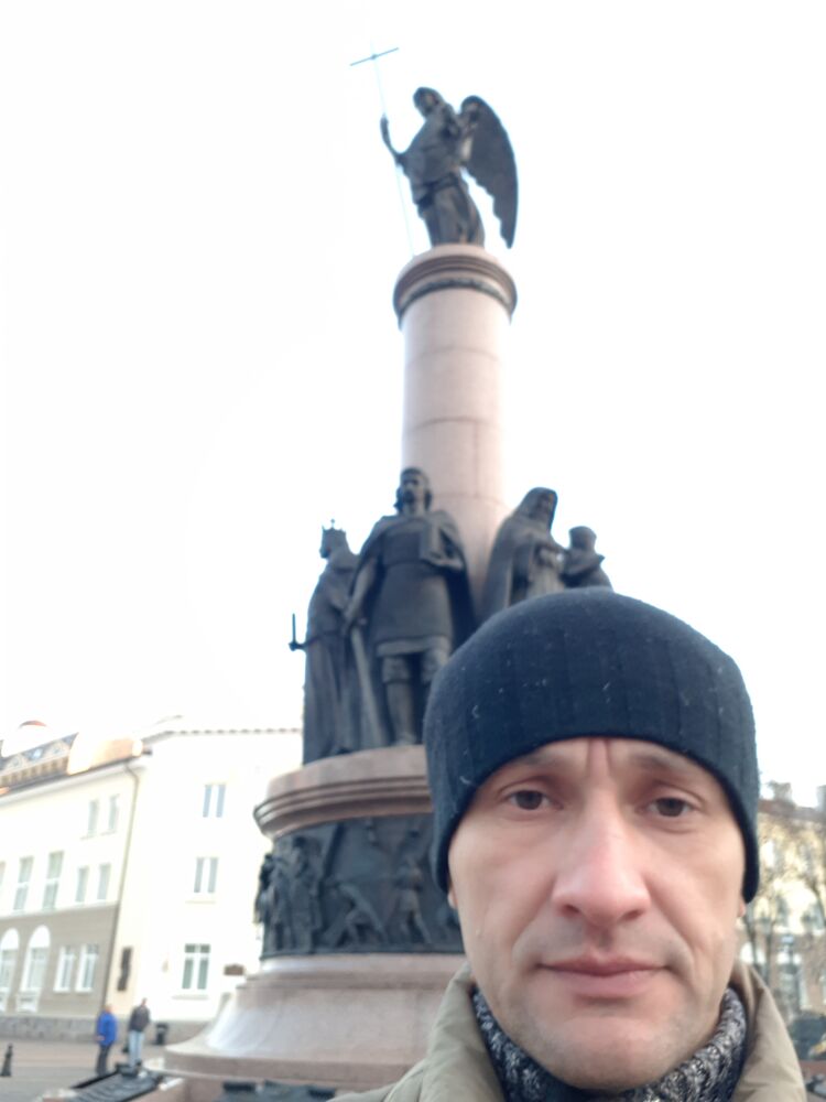 30930373  Dmitry, 40 ,    